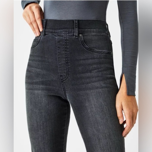 Spanx Ankle Straight Leg Jeans 20355R - Vintage Black - medium (6-8) Item#BZ - Picture 4 of 12